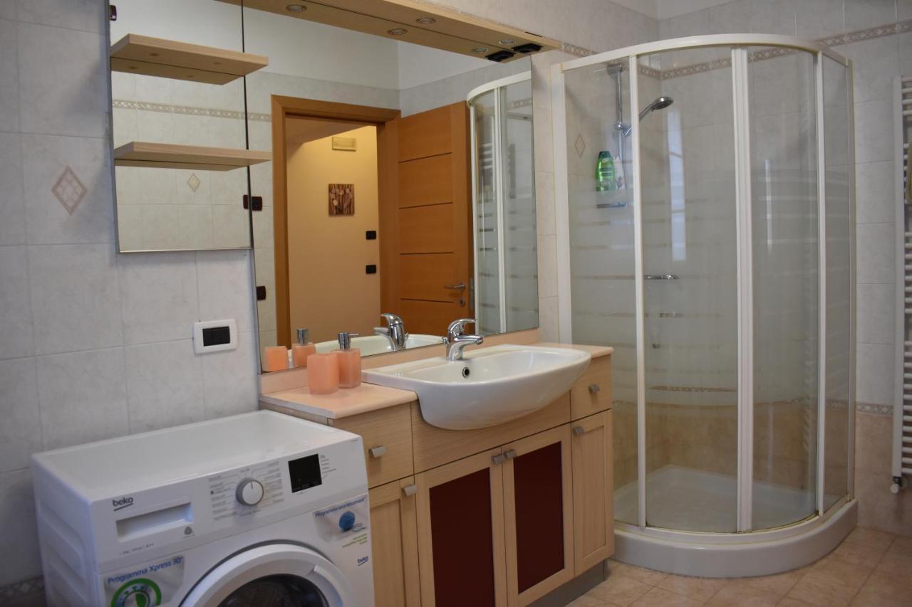 Elegant Apartment And Free Car Parking - Quite Area Favaro Veneto Exterior foto
