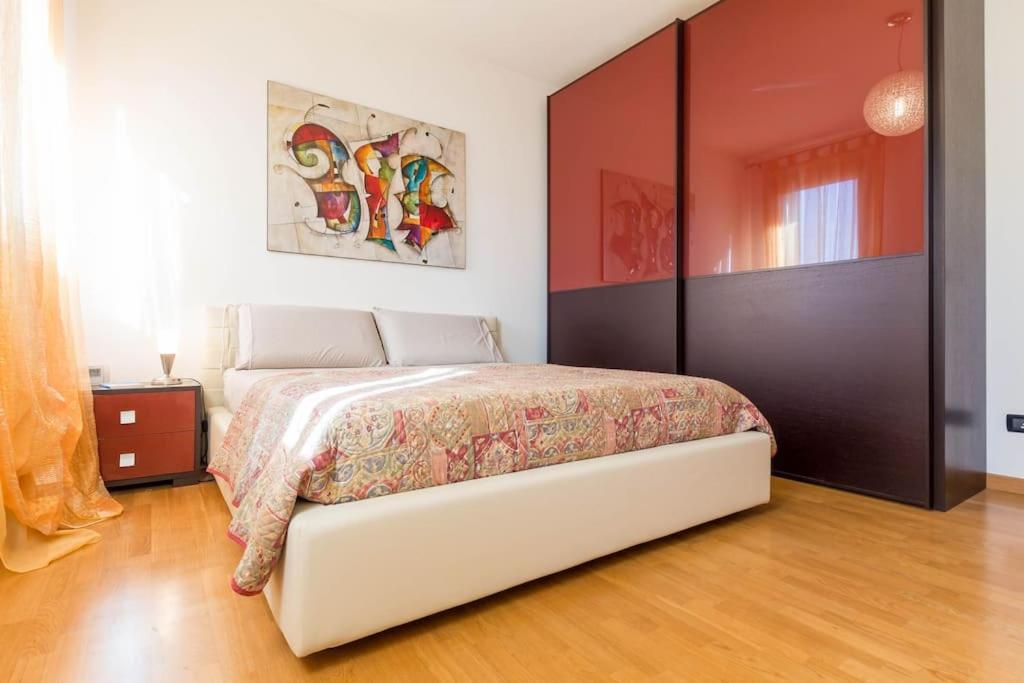 Elegant Apartment And Free Car Parking - Quite Area Favaro Veneto Exterior foto